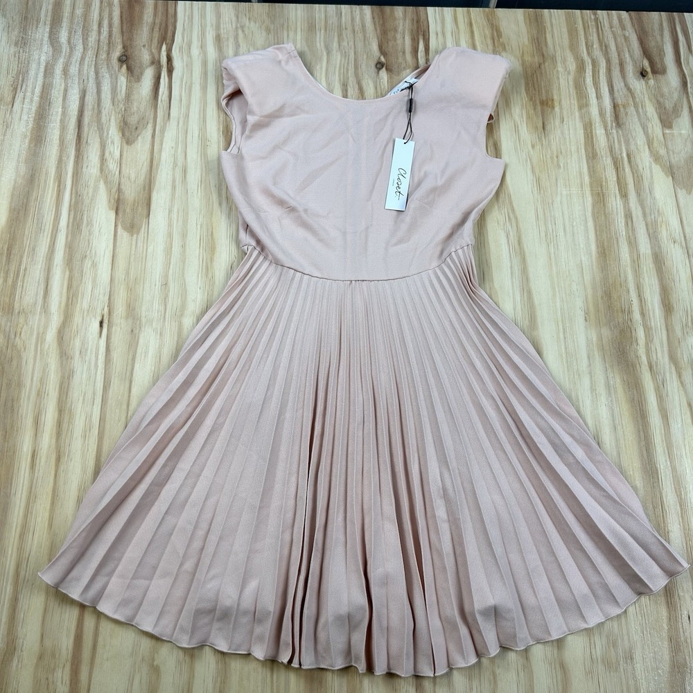 Closet London Women's Pleated Mini Dress Blush Pink Sleeveless US 6 Party